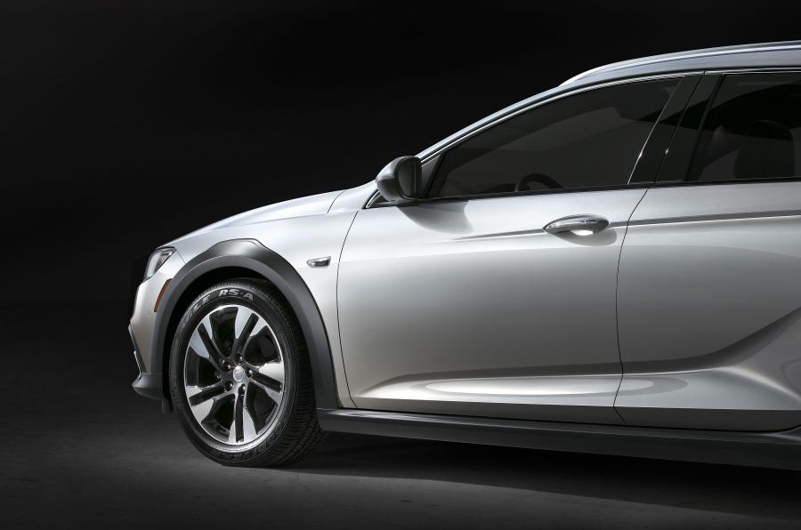 Детали экстерьера Buick Regal TourX 2017 года  (NA) (фото 3 из 61)